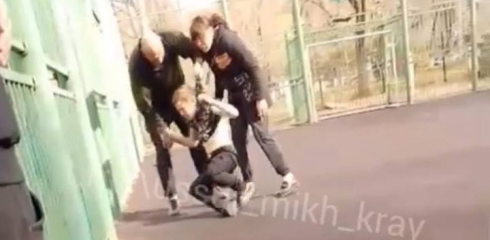 «Месть за дочь»: в Приморье избили 9-летнего ребенка