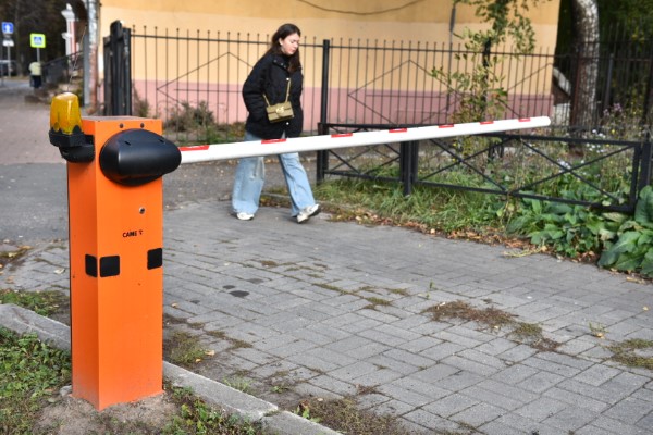 В Ярославской области компенсируют затраты на установку шлагбаумов во дворах у зон платных парковок
