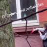 Власти прокомментировали действия подростков, разбивших окна в здании бывшей больницы в Ярославле