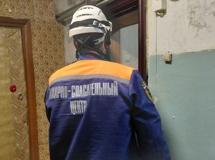 Пензенские спасатели вскрыли квартиру на улице Собинова