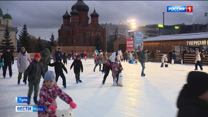 В Туле начал работу Губернский каток В Туле начал работу Губернский каток