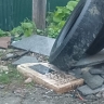 Надгробный памятник выбросили в мусор в Ново-Александровске