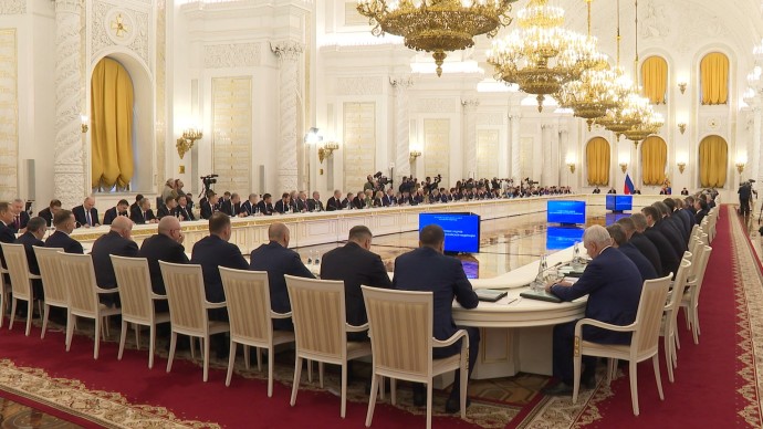 Роль ИИ и необходимость изменения парадигмы подготовки кадров: о чём говорили на заседании Госсовета
