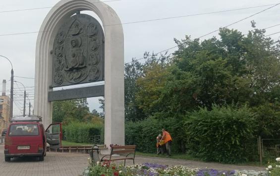 В Курске восстанавливают памятный знак в честь 700-летия иконы Божией Матери