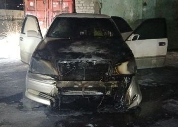 В Благовещенске тушили вспыхнувшее авто В Благовещенске тушили вспыхнувшее авто