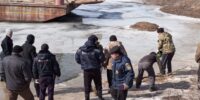 Под Астраханью такси с пассажирами вылетело в реку