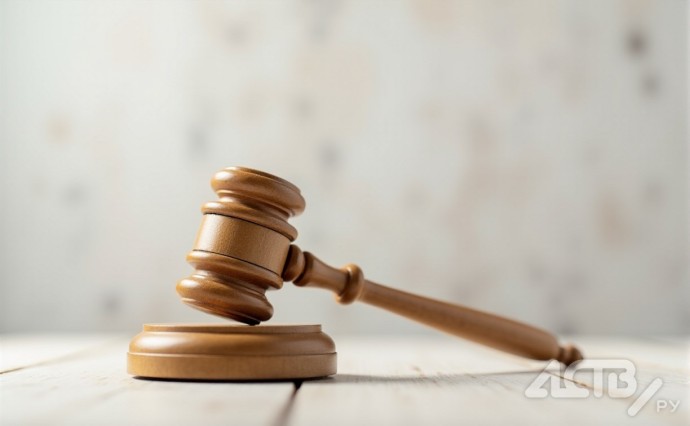 Молодого сахалинца отправили в колонию за кражу денег с карты знакомого