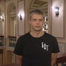 Актер БДТ имени Г. А. Товстоногова Андрей Феськов поздравил футбольный клуб «Зенит» с юбилеем