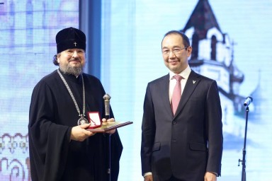 Айсен Николаев поздравил со 155-летием Якутскую епархию