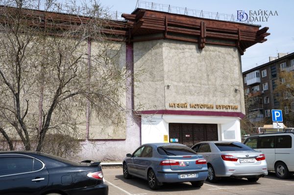 В Улан-Удэ проходит выставка, посвящённая Леониду Потапову