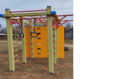 Участник СВО подарил детскую площадку родному посёлку