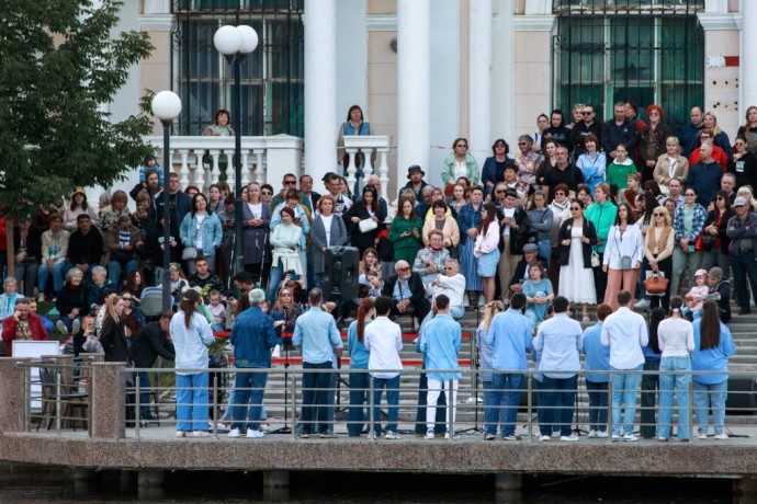 ЛУКОЙЛ вновь поддержал проект «Музыка на воде» ЛУКОЙЛ вновь поддержал проект «Музыка на воде»