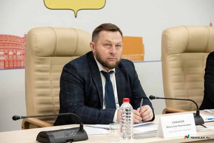 Симаков прокомментировал смену руководства в школе № 47 Симаков прокомментировал смену руководства в школе № 47