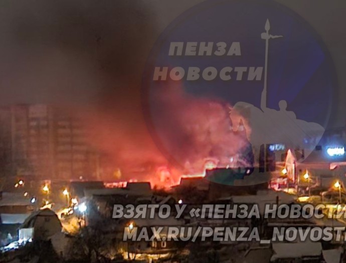 Ночью в Пензе вспыхнул частный сектор, есть пострадавший