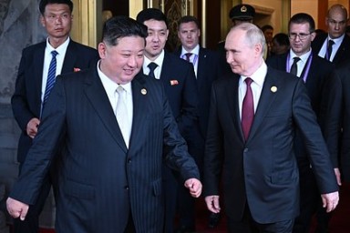 Появились кадры чаепития Путина и Ким Чен Ына