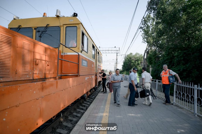 Как по рельсам: астраханцам напомнили о правилах дорожного движения на железнодорожных переездах