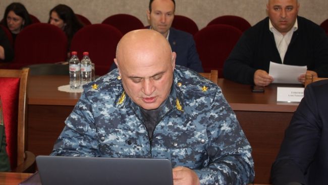 Президент Южной Осетии уволил министра внутренних дел