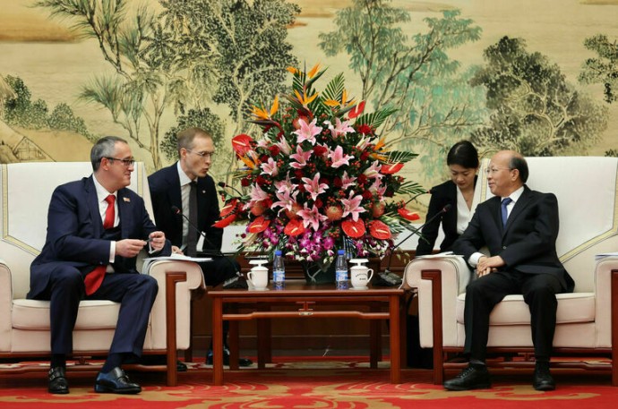 Шапошников: Мосгордума готова обмениваться лучшими практиками с законодателями Пекина Шапошников: Мосгордума готова обмениваться лучшими практиками с законодателями Пекина