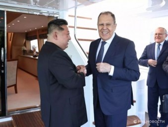 Лавров от лица руководства России поблагодарил Ким Чен Ына за Курскую область