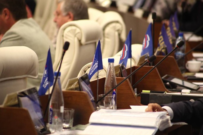 Дорогу педагогу. В краевом парламенте прошло заседание фракции «Единой России»