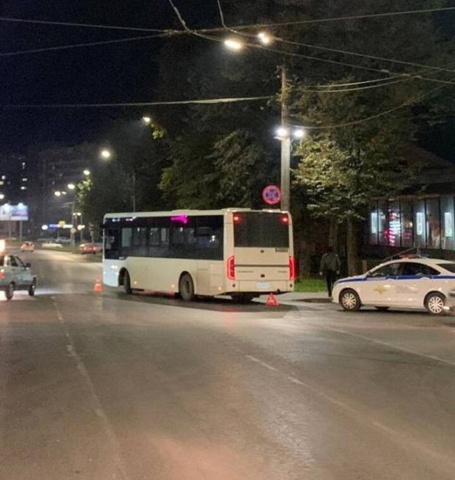 В Кирове водитель автобуса №44 сбил мужчину