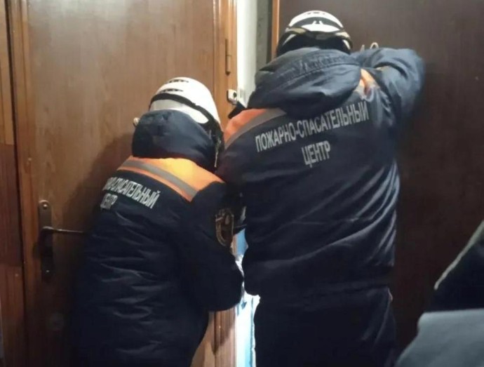 В Пензе спасатели вскрыли квартиру на улице Минской В Пензе спасатели вскрыли квартиру на улице Минской