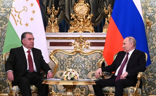 Путин прибыл в Душанбе, начались переговоры с Рахмоном