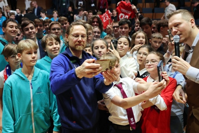 Карпин заявил, что дети задают вопросы лучше, чем журналисты