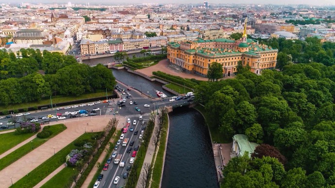 В Петербурге планируют создать территории без жилья и гостиниц