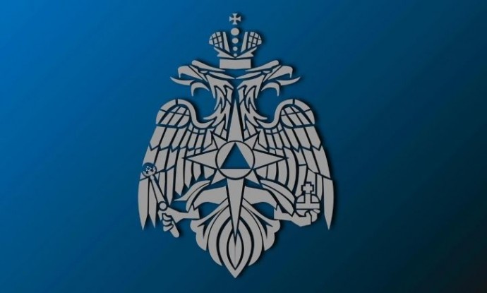 Самолет МЧС России тушит новый пожар в поселке под Астраханью: сильный ветер усугубляет ситуацию 