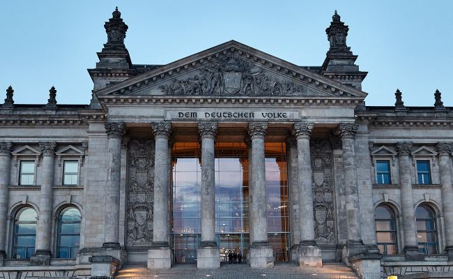 Парламент ФРГ отклонил резолюции по активам России и ядерным сделкам Парламент ФРГ отклонил резолюции по активам России и ядерным сделкам