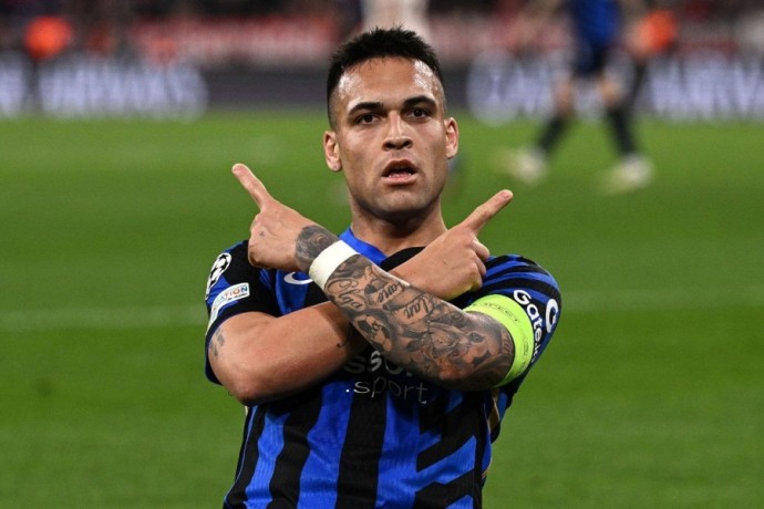 "Интер" вышел на первое место в Серии А, разгромив не проигрывавший с конца августа "Комо" "Интер" вышел на первое место в Серии А, разгромив не проигрывавший с конца августа "Комо"