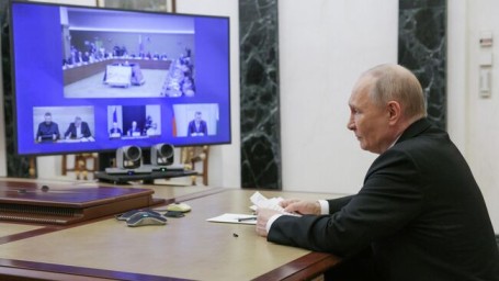 Применение закона об иноагентах должно быть взвешенным, заявил Путин