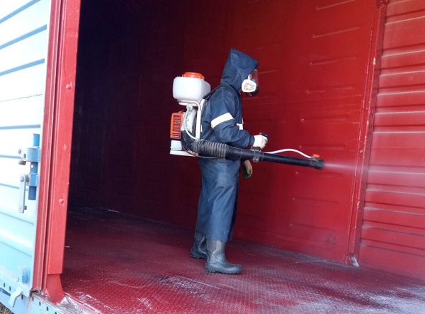 В Бурятии обеззаразили 10 вагонов и более 60 грузовиков перед отправкой в Монголию В Бурятии обеззаразили 10 вагонов и более 60 грузовиков перед отправкой в Монголию