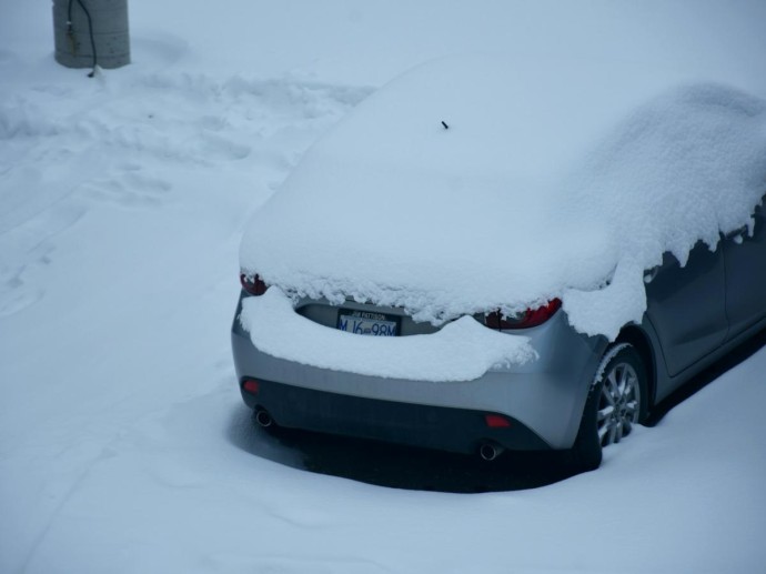 Сильный снегопад повышает риск застрять и попасть в ДТП в городе — Хайцеэр