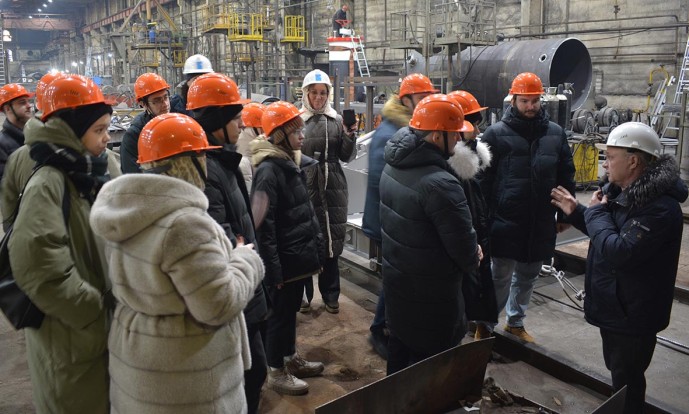 Завод ООО «Курганхиммаш» провел экскурсию в мир промышленных технологий.