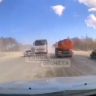 Грузовик едва не влетел в легковушку в Южно-Сахалинске