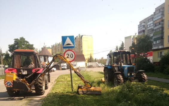 В Курске свыше ста человек задействованы в санитарной уборке города В Курске свыше ста человек задействованы в санитарной уборке города