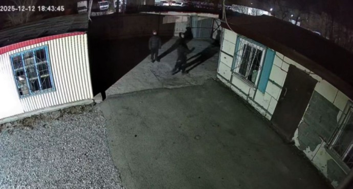 Ночные альпинисты»: подростки полезли на склад — теперь ждут «восхождения» родительских эмоций