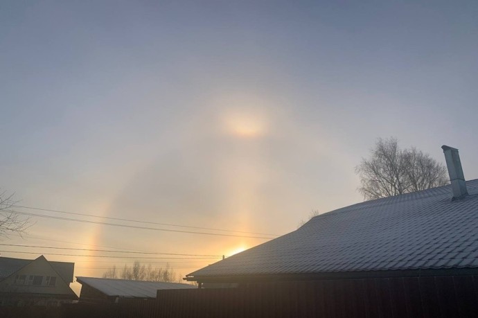 Жители Подмосковья из-за мороза наблюдали солнечное гало Жители Подмосковья из-за мороза наблюдали солнечное гало