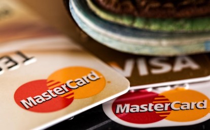 Банк России готовит замену карт международных платежных систем Visa и Mastercard