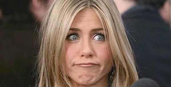 Костромич перевел на лечение Дженнифер Энистон 250 тысяч рублей с пенсии