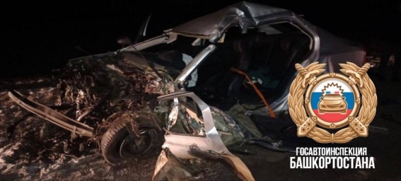 Страшная авария в Башкирии: автомобиль всмятку, водитель погиб