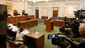 Суд по делу о возврате квартиры Ларисе Долиной. Фотолента РАПСИ из зала ВС РФ