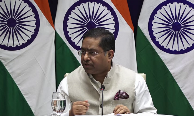 США нападают на Индию из-за закупок нефти у России, а сами торгуют с ней — Нью-Дели