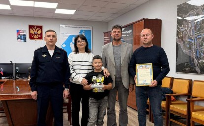 На Курилах мужчина спас жену от медведя, отбив атаку палкой