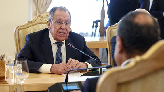 Лавров в шутку поправил переводчика на переговорах с главой МИД Египта