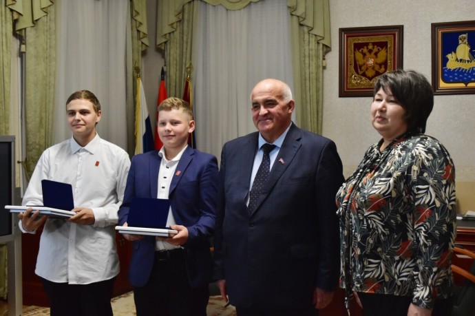 Костромские школьники спасли утопающего, пока взрослые отдыхали