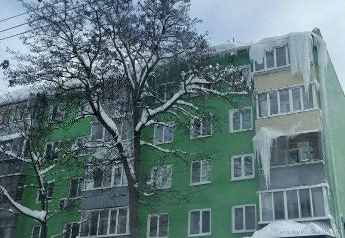 Сосульки, наледь и снег: пензенские УК попали под раздачу властей