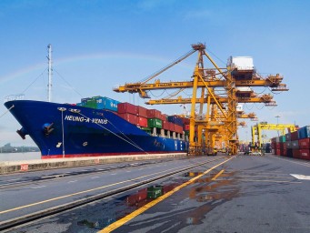 Китай нарастил экспорт, несмотря на американские пошлины